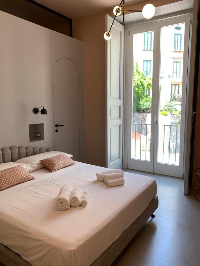 Luciani 33 Luxury Rooms Salerno Exterior photo