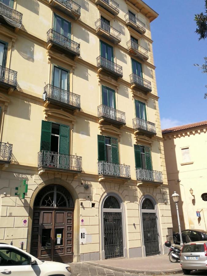 Luciani 33 Luxury Rooms Salerno Exterior photo