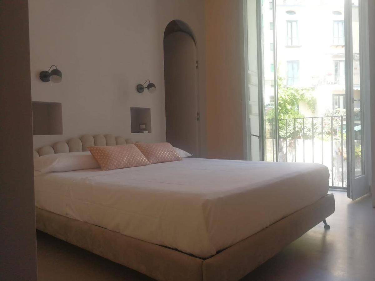 Luciani 33 Luxury Rooms Salerno Exterior photo