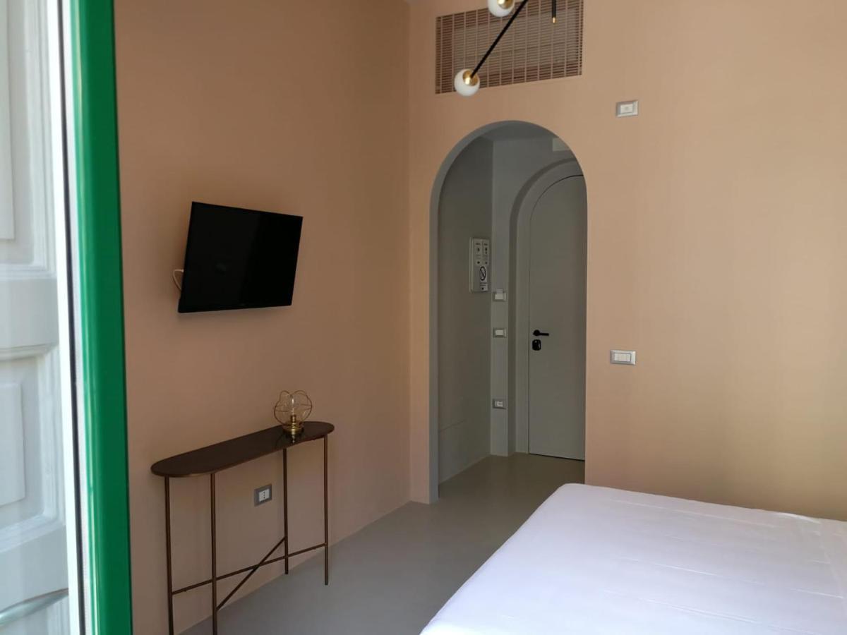 Luciani 33 Luxury Rooms Salerno Exterior photo